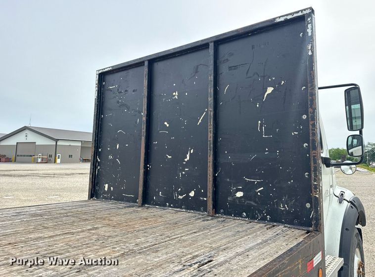 image for item DV4082 2011 Freightliner Business Class M2 flatbed truck