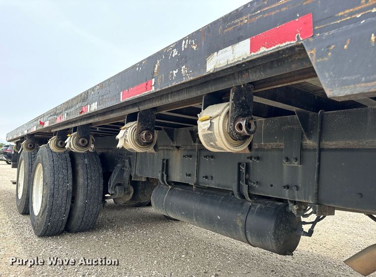 image for item DV4082 2011 Freightliner Business Class M2 flatbed truck