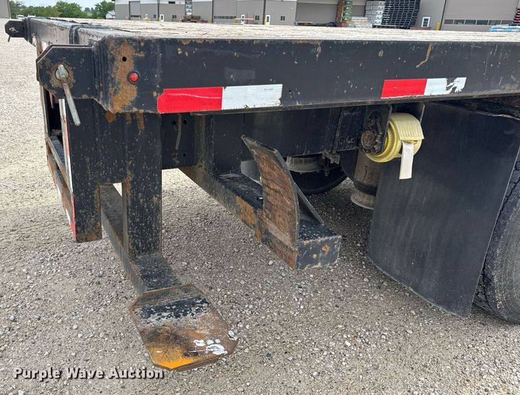 image for item DV4082 2011 Freightliner Business Class M2 flatbed truck