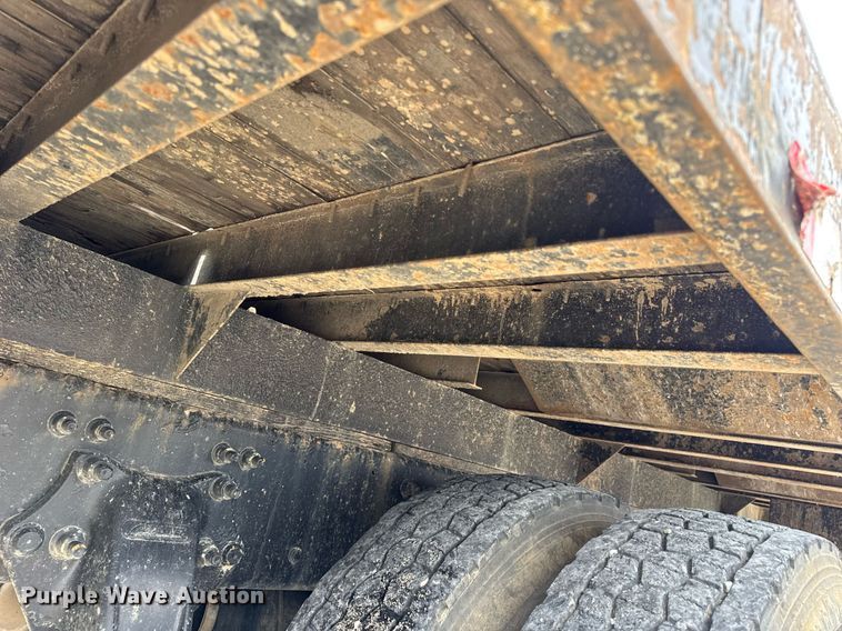 image for item DV4082 2011 Freightliner Business Class M2 flatbed truck