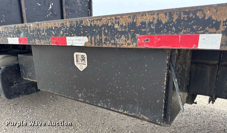 image for item DV4082 2011 Freightliner Business Class M2 flatbed truck