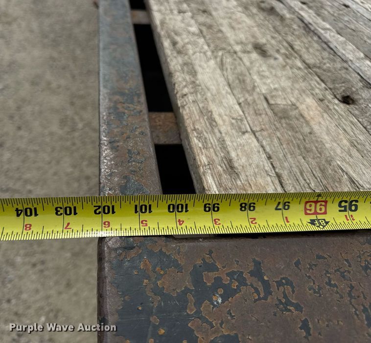 image for item DV4082 2011 Freightliner Business Class M2 flatbed truck