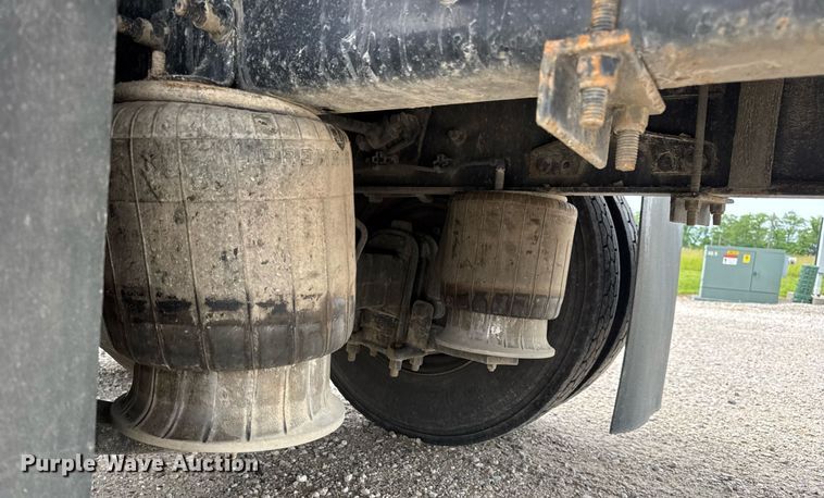 image for item DV4082 2011 Freightliner Business Class M2 flatbed truck