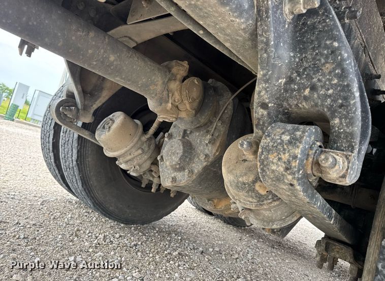 image for item DV4082 2011 Freightliner Business Class M2 flatbed truck