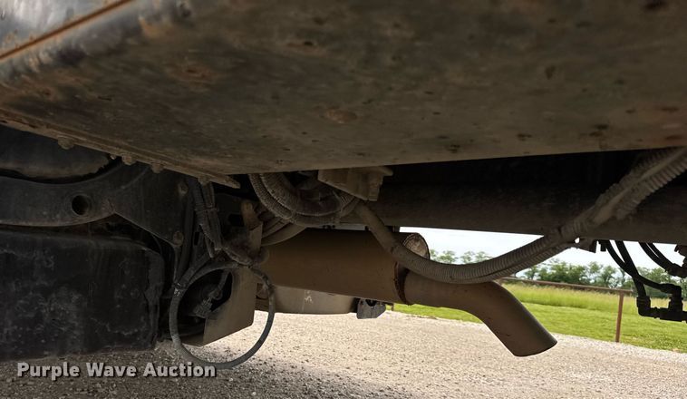 image for item DV4082 2011 Freightliner Business Class M2 flatbed truck