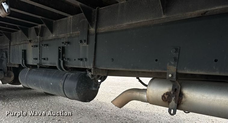 image for item DV4082 2011 Freightliner Business Class M2 flatbed truck