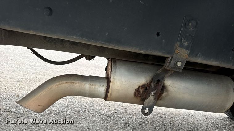 image for item DV4082 2011 Freightliner Business Class M2 flatbed truck