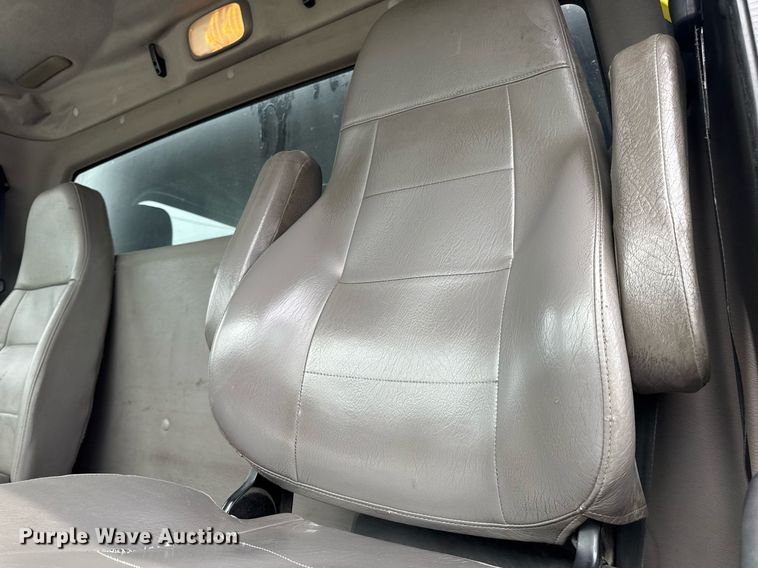 image for item DV4082 2011 Freightliner Business Class M2 flatbed truck