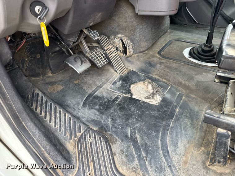 image for item DV4082 2011 Freightliner Business Class M2 flatbed truck