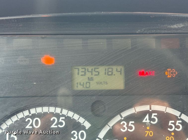 image for item DV4082 2011 Freightliner Business Class M2 flatbed truck