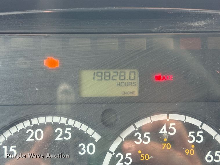 image for item DV4082 2011 Freightliner Business Class M2 flatbed truck