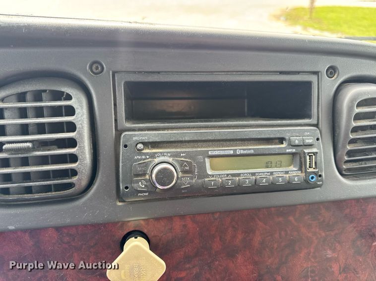 image for item DV4082 2011 Freightliner Business Class M2 flatbed truck