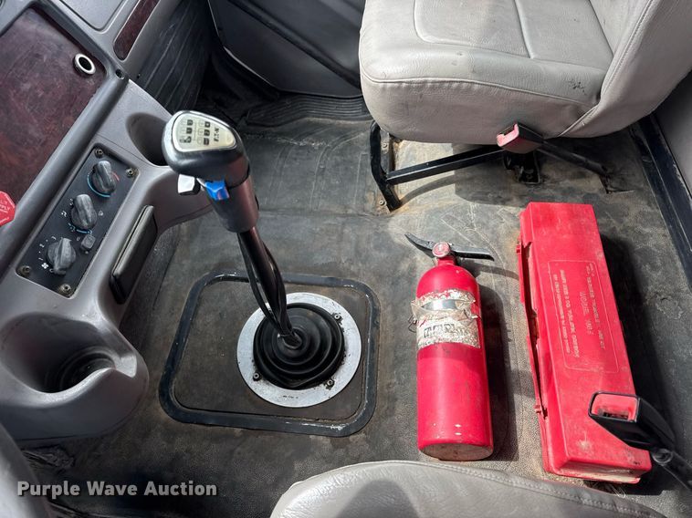 image for item DV4082 2011 Freightliner Business Class M2 flatbed truck