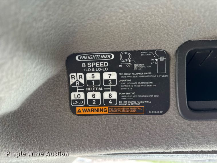 image for item DV4082 2011 Freightliner Business Class M2 flatbed truck