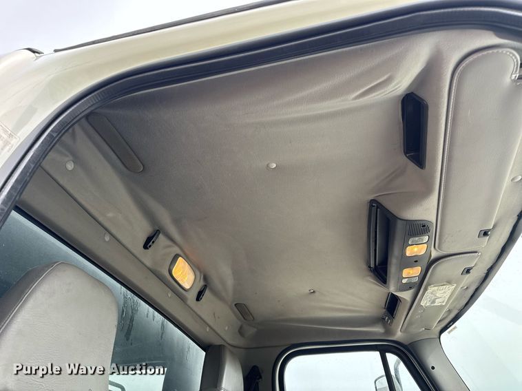 image for item DV4082 2011 Freightliner Business Class M2 flatbed truck