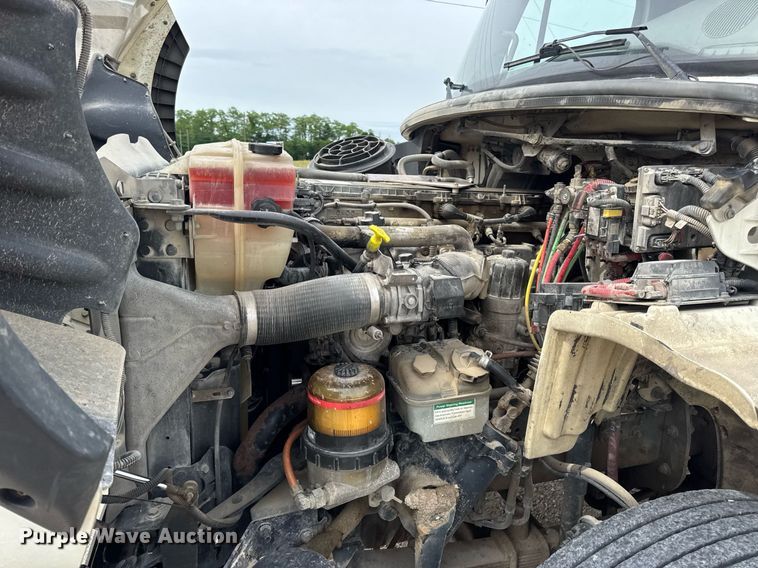 image for item DV4082 2011 Freightliner Business Class M2 flatbed truck