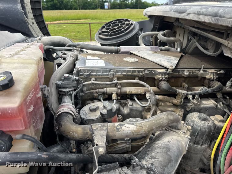 image for item DV4082 2011 Freightliner Business Class M2 flatbed truck