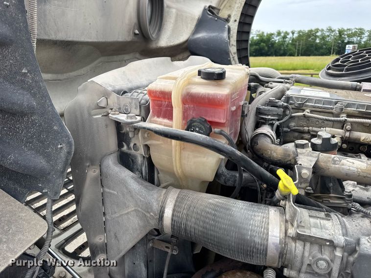 image for item DV4082 2011 Freightliner Business Class M2 flatbed truck