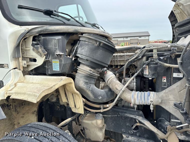 image for item DV4082 2011 Freightliner Business Class M2 flatbed truck