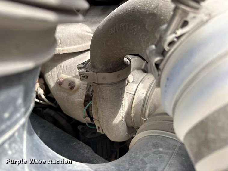 image for item DV4082 2011 Freightliner Business Class M2 flatbed truck