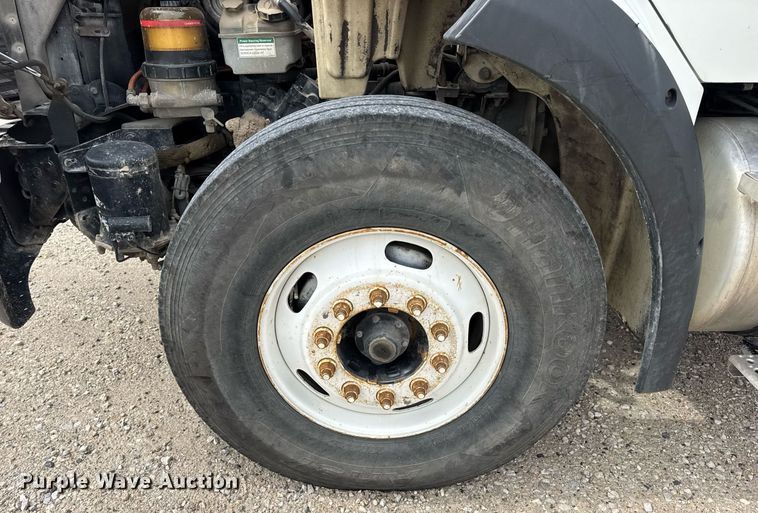 image for item DV4082 2011 Freightliner Business Class M2 flatbed truck