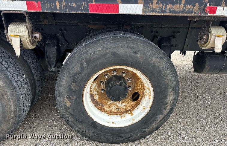 image for item DV4082 2011 Freightliner Business Class M2 flatbed truck