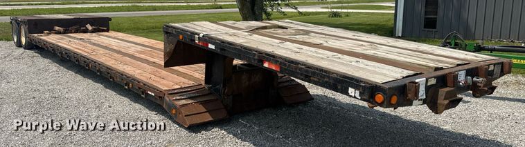 image for item DV4133 1988 Trail King drop deck equipment trailer