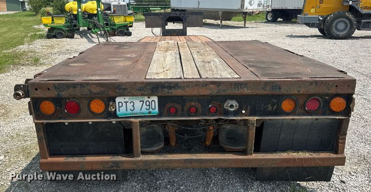 image for item DV4133 1988 Trail King drop deck equipment trailer