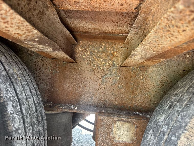 image for item DV4133 1988 Trail King drop deck equipment trailer