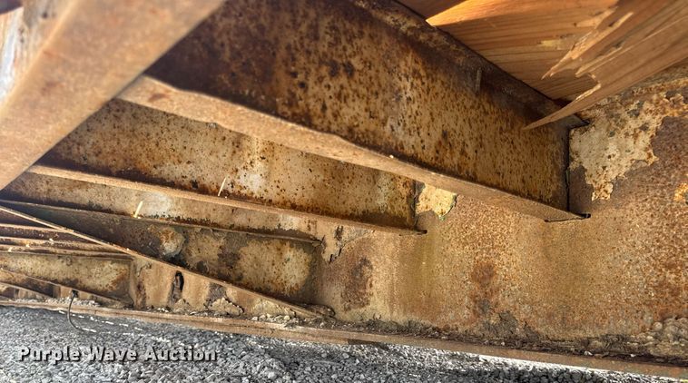 image for item DV4133 1988 Trail King drop deck equipment trailer