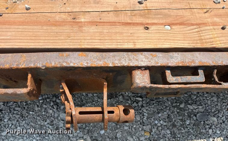 image for item DV4133 1988 Trail King drop deck equipment trailer