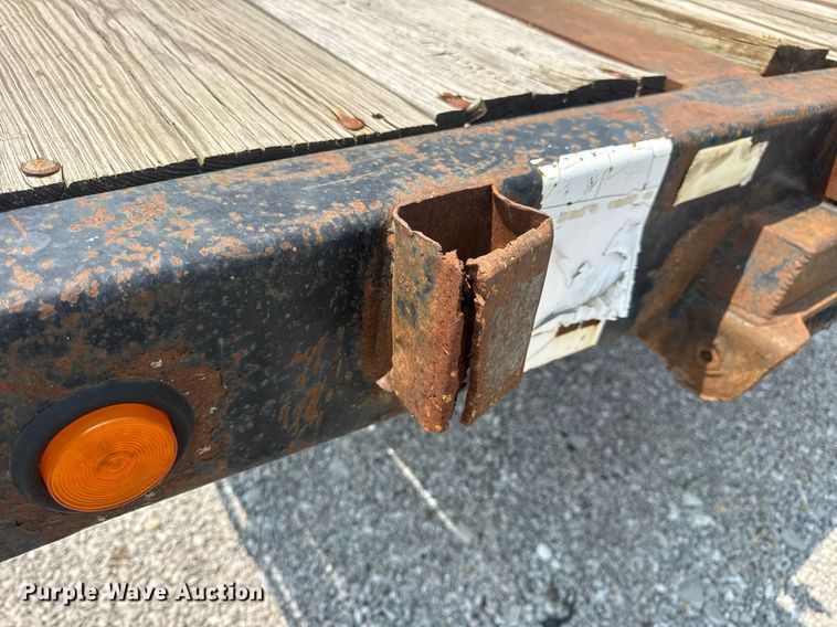 image for item DV4133 1988 Trail King drop deck equipment trailer