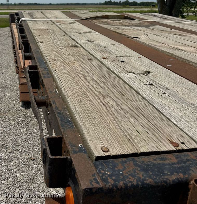 image for item DV4133 1988 Trail King drop deck equipment trailer