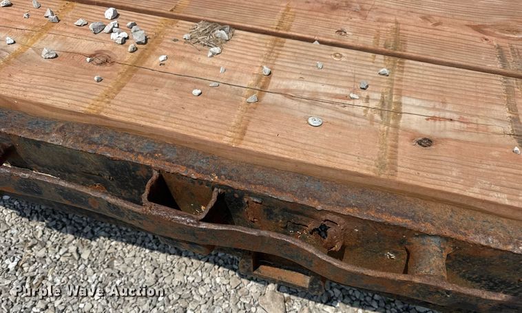 image for item DV4133 1988 Trail King drop deck equipment trailer