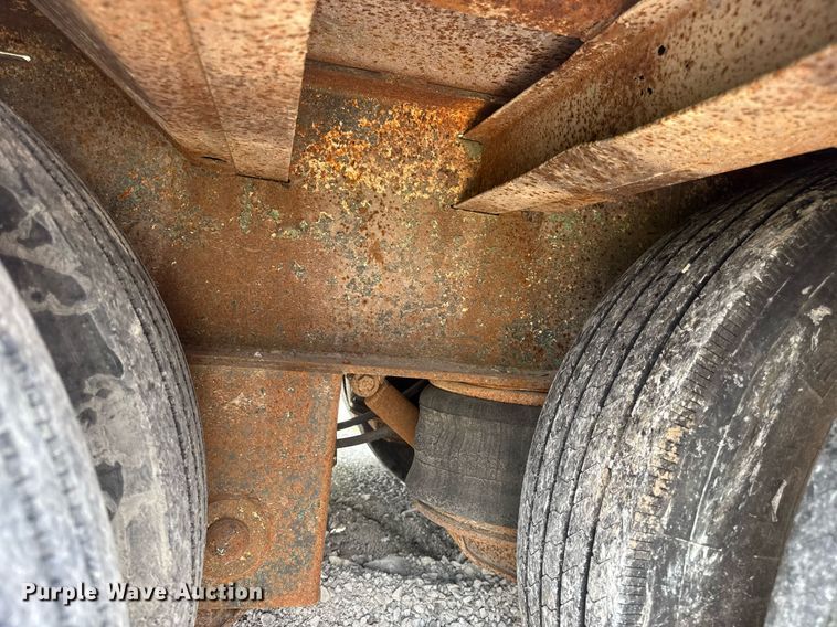 image for item DV4133 1988 Trail King drop deck equipment trailer