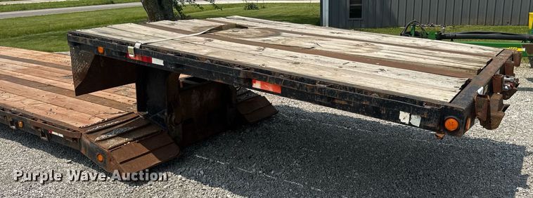 image for item DV4133 1988 Trail King drop deck equipment trailer