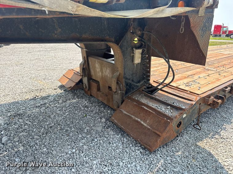 image for item DV4133 1988 Trail King drop deck equipment trailer