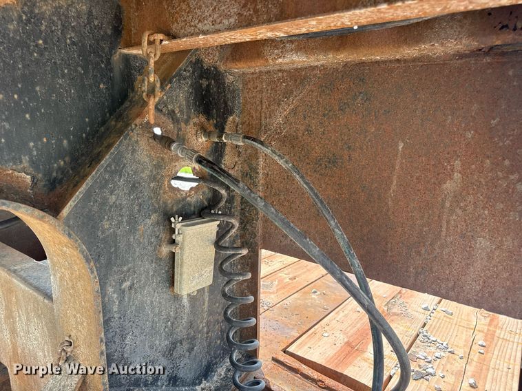 image for item DV4133 1988 Trail King drop deck equipment trailer