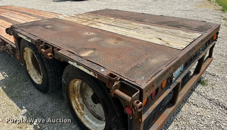 image for item DV4133 1988 Trail King drop deck equipment trailer