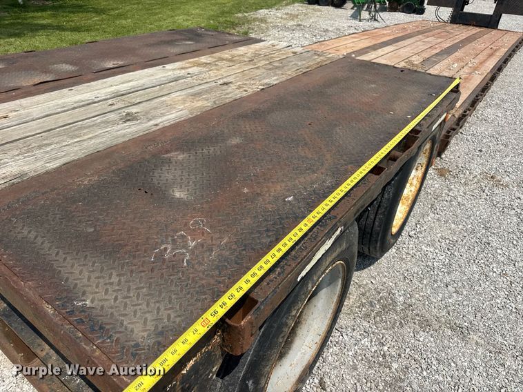 image for item DV4133 1988 Trail King drop deck equipment trailer