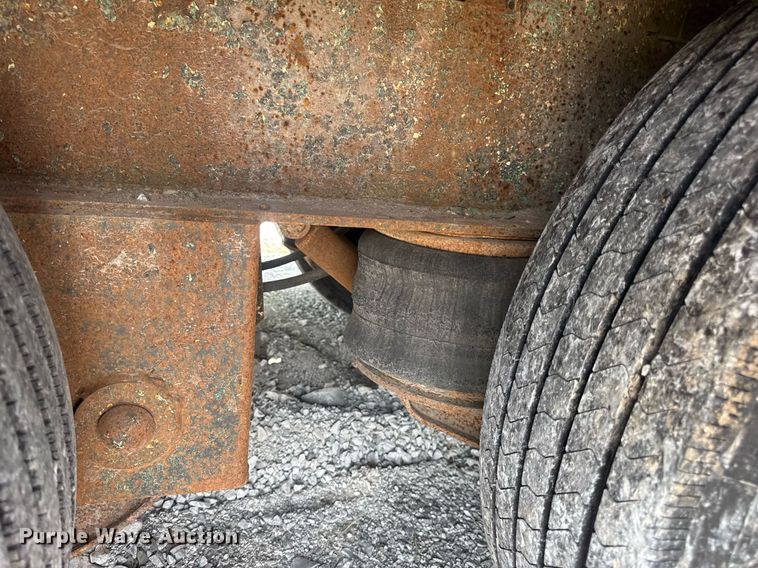 image for item DV4133 1988 Trail King drop deck equipment trailer