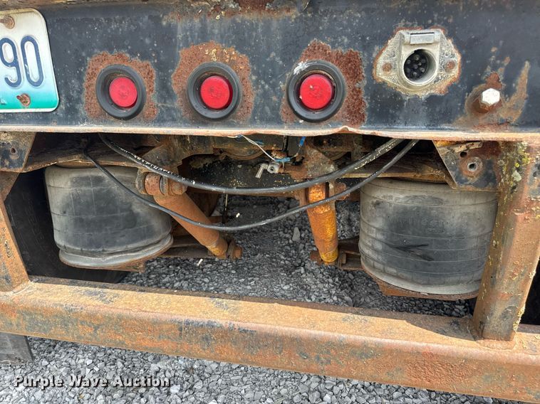 image for item DV4133 1988 Trail King drop deck equipment trailer