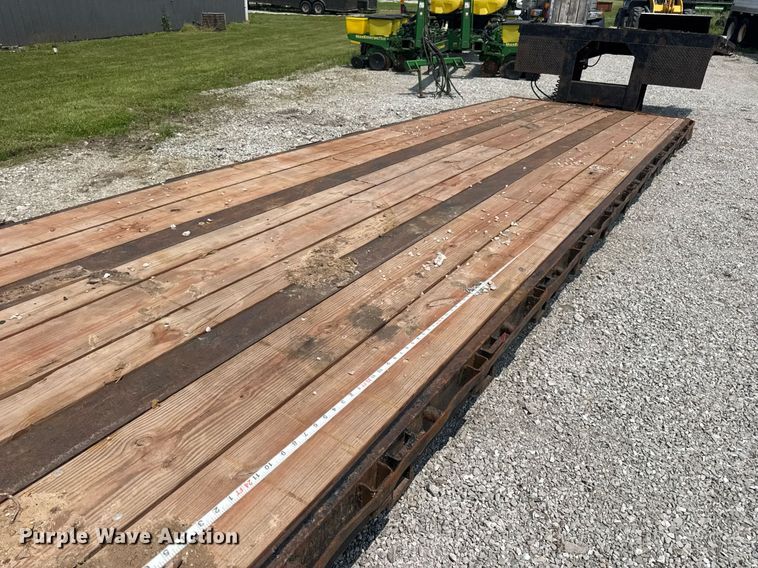 image for item DV4133 1988 Trail King drop deck equipment trailer