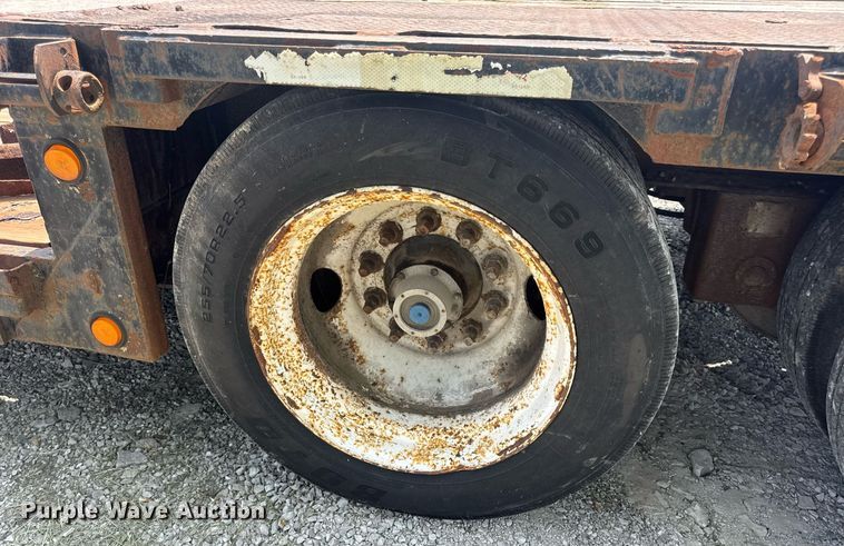 image for item DV4133 1988 Trail King drop deck equipment trailer