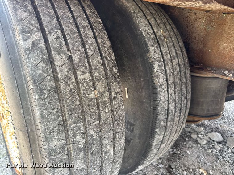 image for item DV4133 1988 Trail King drop deck equipment trailer