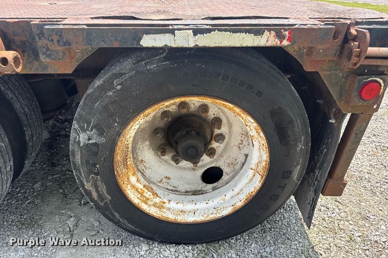 image for item DV4133 1988 Trail King drop deck equipment trailer