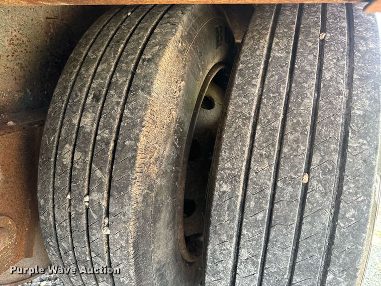 image for item DV4133 1988 Trail King drop deck equipment trailer