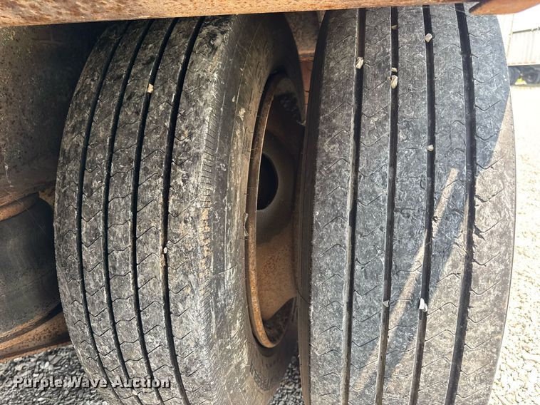 image for item DV4133 1988 Trail King drop deck equipment trailer