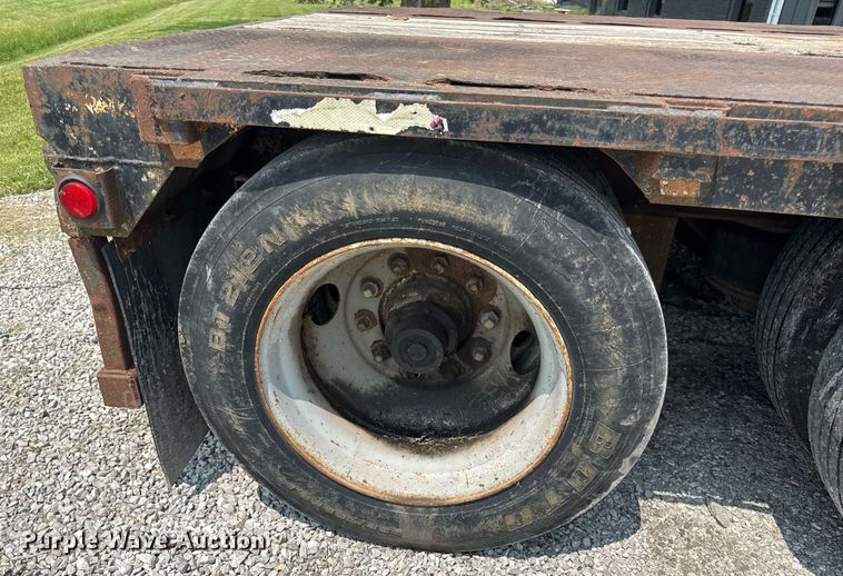 image for item DV4133 1988 Trail King drop deck equipment trailer