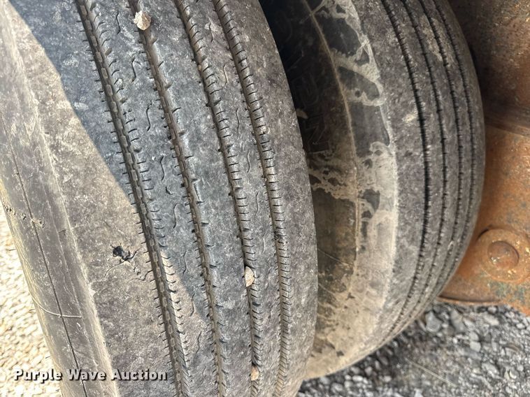 image for item DV4133 1988 Trail King drop deck equipment trailer